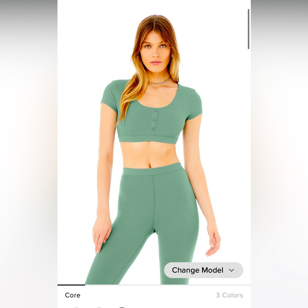 Alo yoga Blissful Henley set (top and bottom) worn once. Size small for both.
